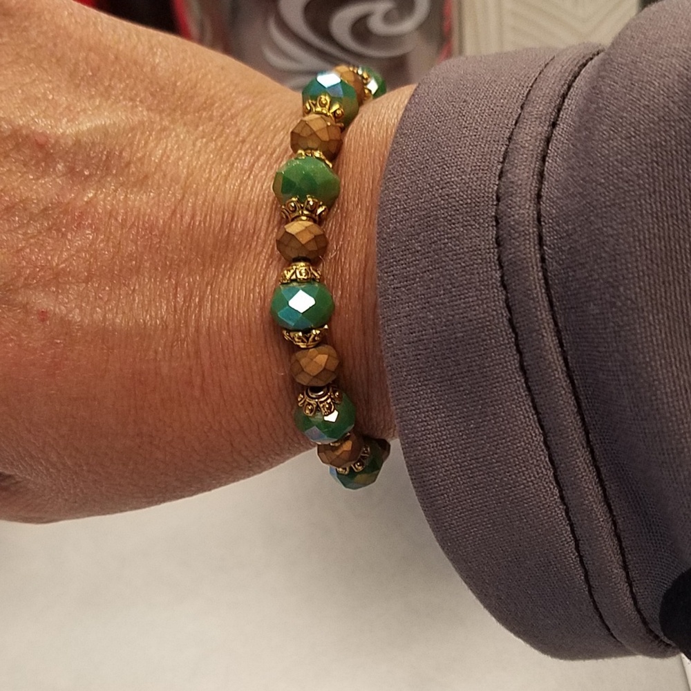 Cosmetic jewelry - Picture 3 of 3